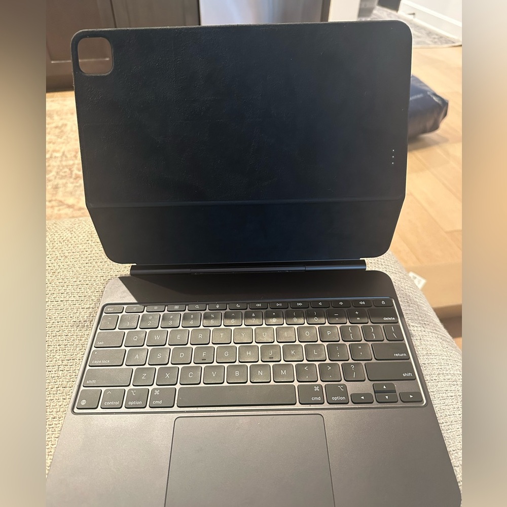 Apple Magic Keyboard folio for 11 inch iPad